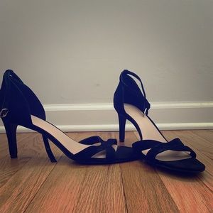 New! Black, Strappy, BP brand pumps, size 13